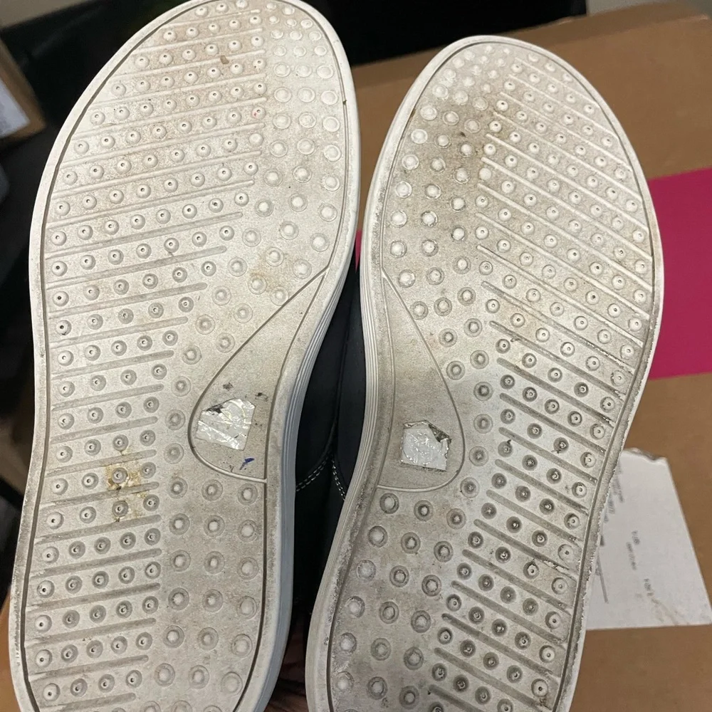 Preloved boys casual shoes - Picture 4 of 4